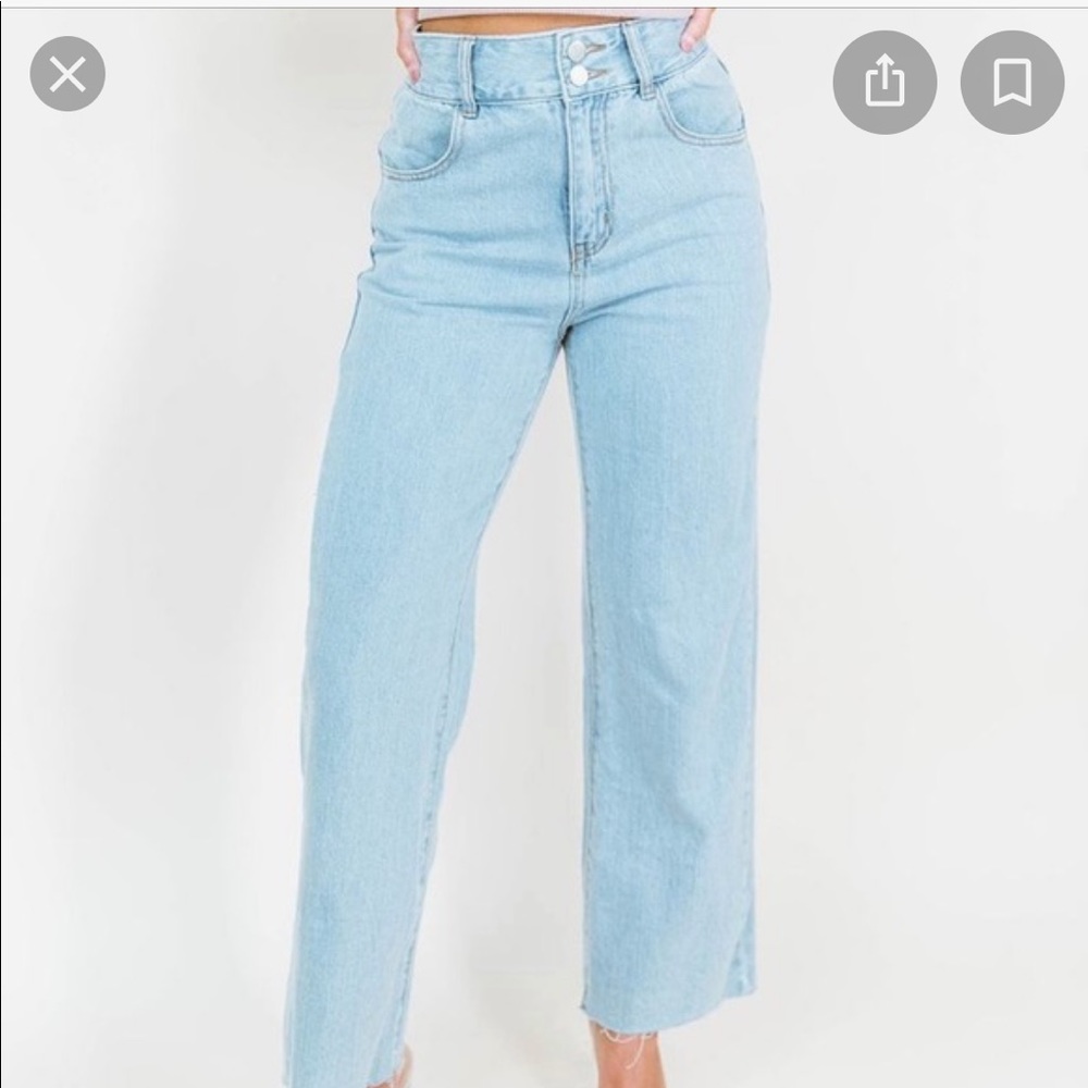 Kittenish retro girl high waisted jeans